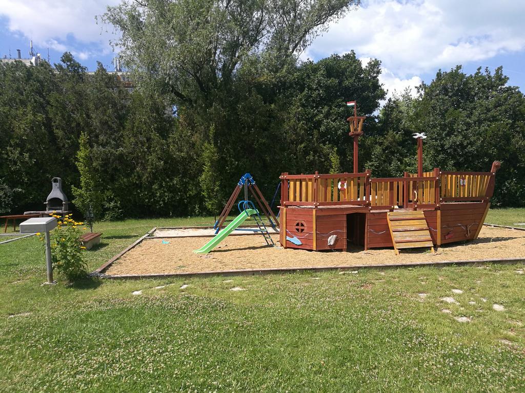 Hanga Apartman Siofok Luaran gambar